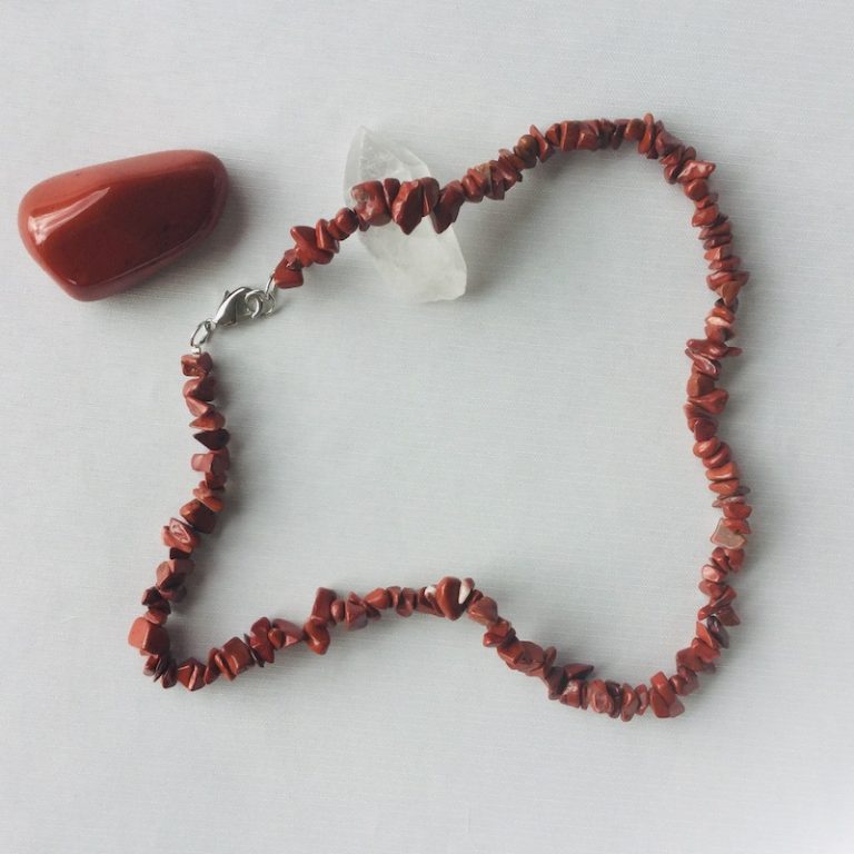 collier jaspe rouge ras de cou