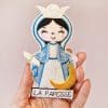 décoration brodée représentant l'arcane de tarot la papesse ou grande prêtresse